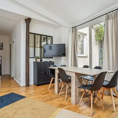 205-suite Valmy Apartment *